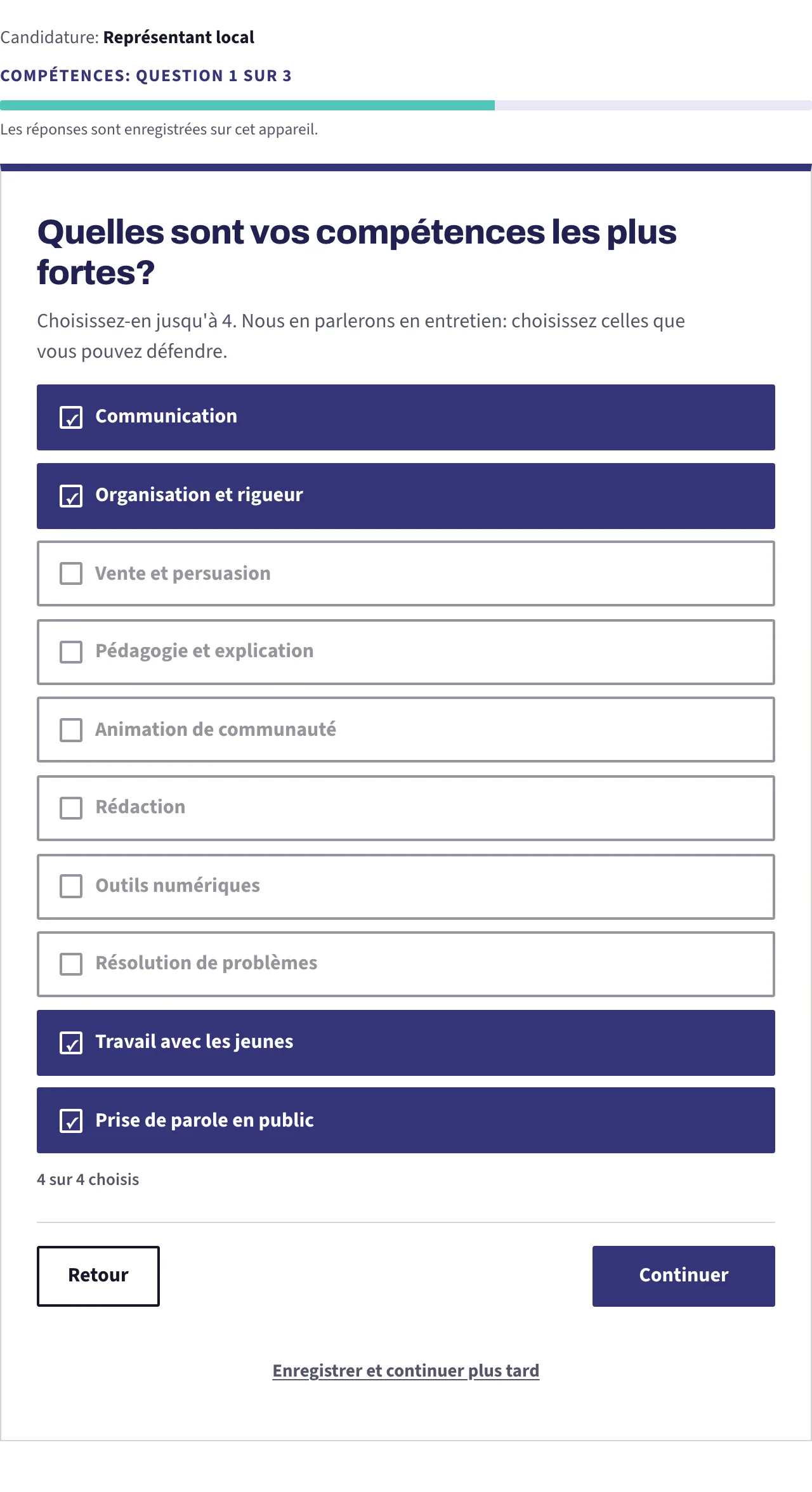 Une question à choix multiples arrivée à la limite: quatre réponses choisies, un compteur à quatre sur quatre, le reste grisé